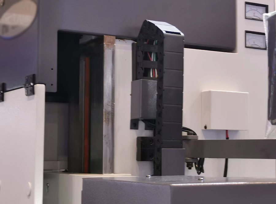 1764409769386941.jpg 拖链90005.jpg